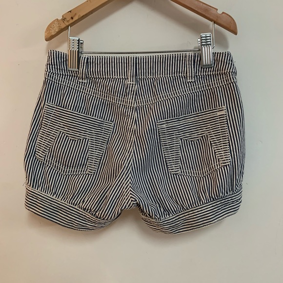 Little Marc Jacobs Striped Shorts - Picture 6 of 12